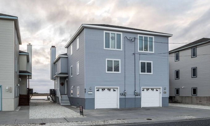 Avalon Casa | Gran casa adosada "frente a la bahía" ubicada sobre el puente de la calle 21 con excelentes vistas de la bahía