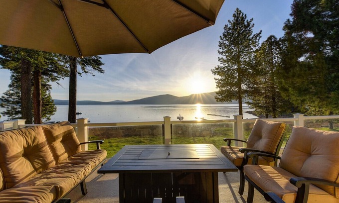 Lake Almanor Country Club Casa | Gran playa - Casa frente al lago en Lake Almanor Country Club