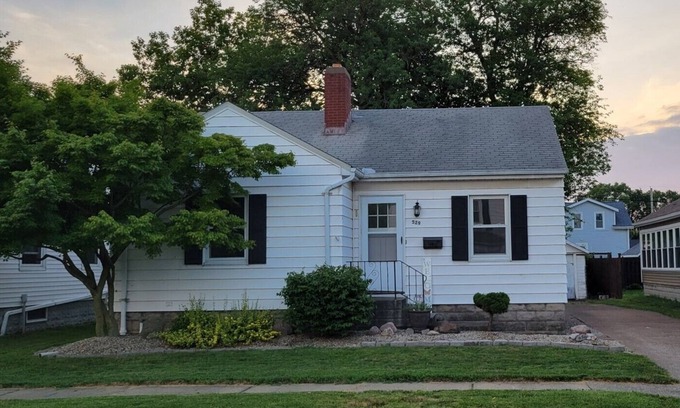 Sandusky Casa | Great Location - 3 miles to Cedar Point Park, 2.8 miles to CP Sports Force Park