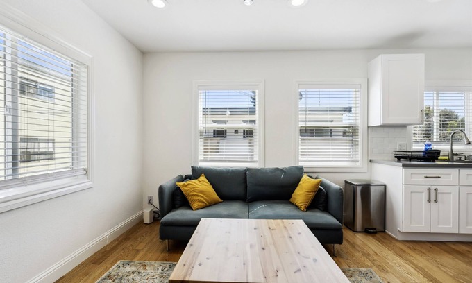 South Berkeley Apartamento | Great Location! Comfy 3 beds! nr UCB/Freeway/Bart