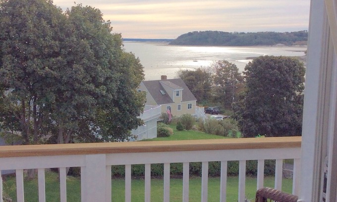 Great Neck Casa | Alquiler de gran cuello con vistas al agua!