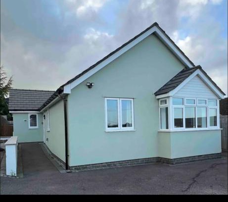 Barrow Gurney Apartamento | Green 3 bed bungalow with en-suite and parking