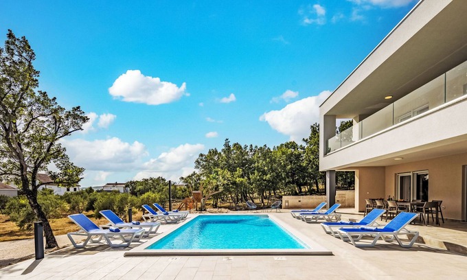 Maslenica Casa | Green & Blue by Interhome