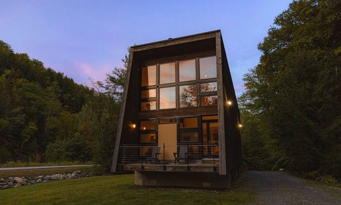 Jamaica Cabina | Green Mountain Modern House: iconic modern getaway