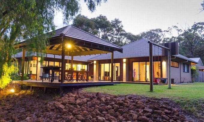 Quindalup Casa | Green Park - resort style rural retreat
