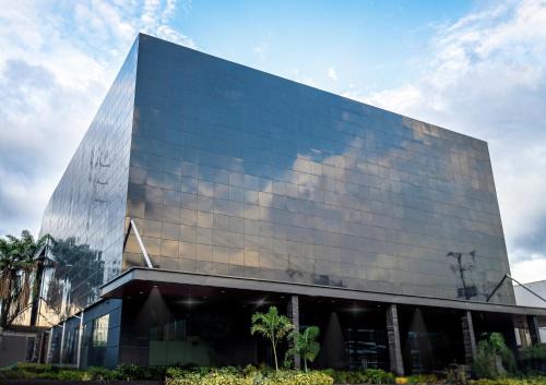 Dasmarinas Village Hotel | Green Sun Hotel