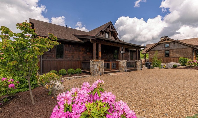 Elk Park Casa | Green Valley III at Eagles Nest, amazing views!