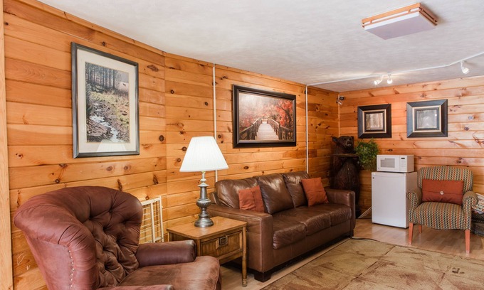Gatlinburg - Pigeon Forge Hotel | Green Valley Motel