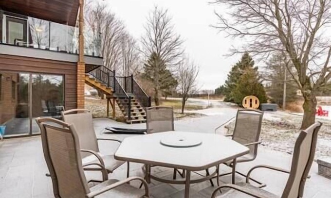 Flesherton Casa | Greenery Lane - w/ private pond, hot tub & sauna!
