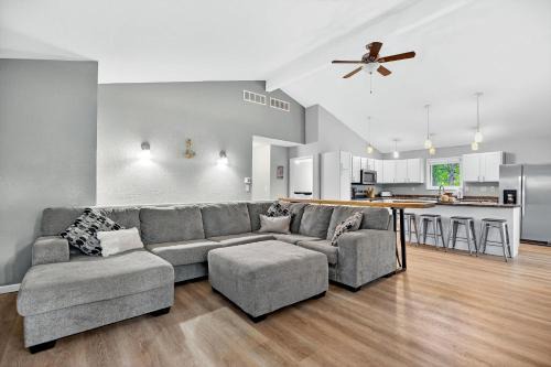 Lake Ozark Casa | Greens and Gators - For 20ppl