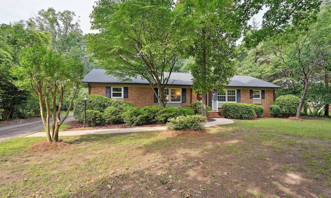 Greensboro Casa | Greensboro Golf Getaway - 9 Mi to Downtown!