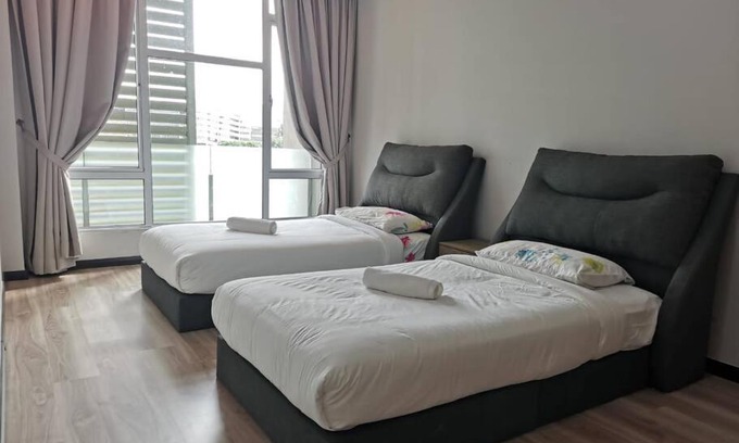 Taman Charming Apartamento | Greenwich South Condo