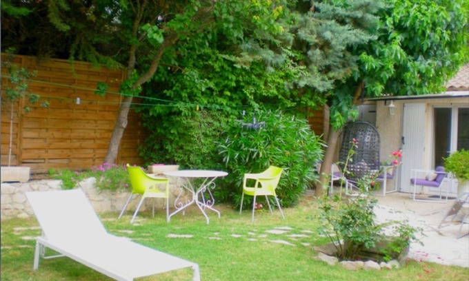 Greoux-les-Bains Apartamento | GREOUX, T2 (1 habitación), jardín, plaza de aparcamiento, WI-FI gratuito, AIRE ACONDICIONADO