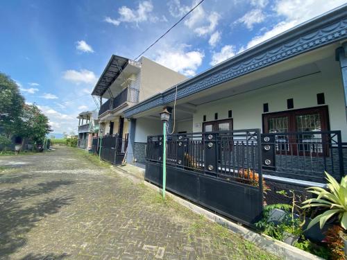 Pacet Casa | Griya Indah Homestay