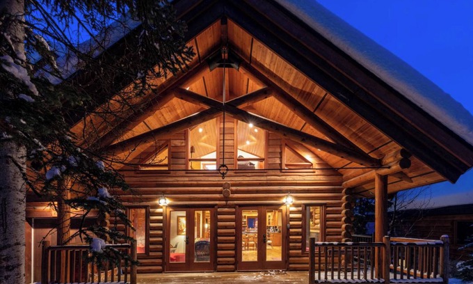 Golden Chalet De Esquí | GrizzPaw Lodge 5 Bedroom Sleeps 14 People, Kicking Horse Mountain Resort