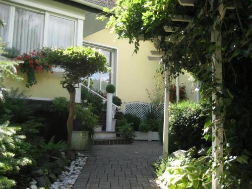 Steinen Apartamento | Große Ferienwohnung Mit Balkon Und Garten