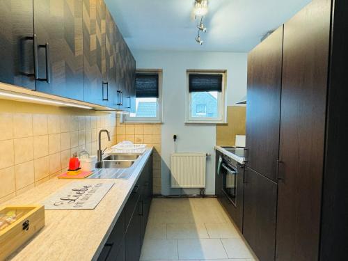 Bielefeld Apartamento | Große Ferienwohnung mit Traumküche I 24 h Check in I Free Parking