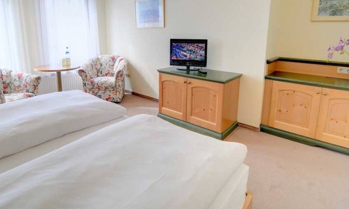 Neuensien Apartamento | Großes Doppelzimmer mit Seeblick - Ferienzimmer und -wohnungen mit Seeblick