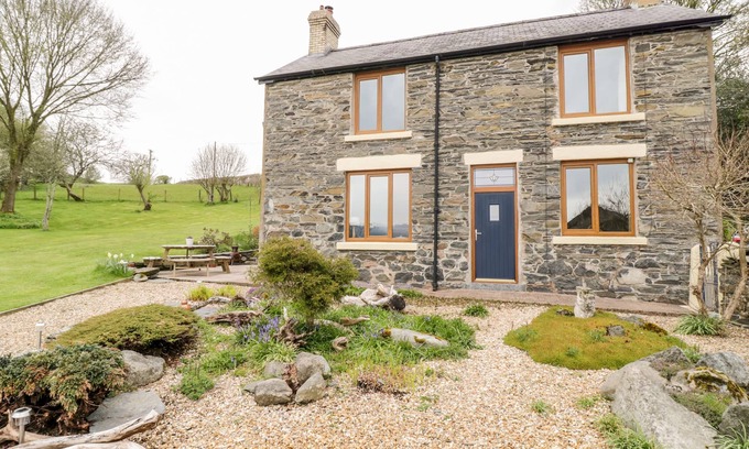 Corwen Cabaña | Groes Lwyd, PENCOED