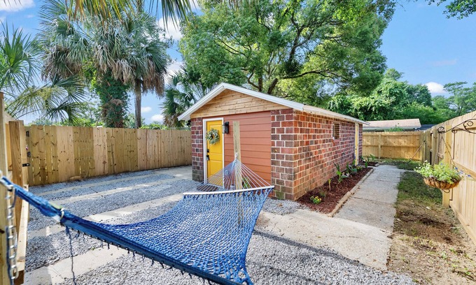 South Pensacola Cabaña | Groovy Cottage in Downtown Pensacola, Pet Friendly