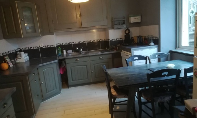 Lus-la-Croix-Haute Apartamento | Apartamento en planta baja en casa de piedra