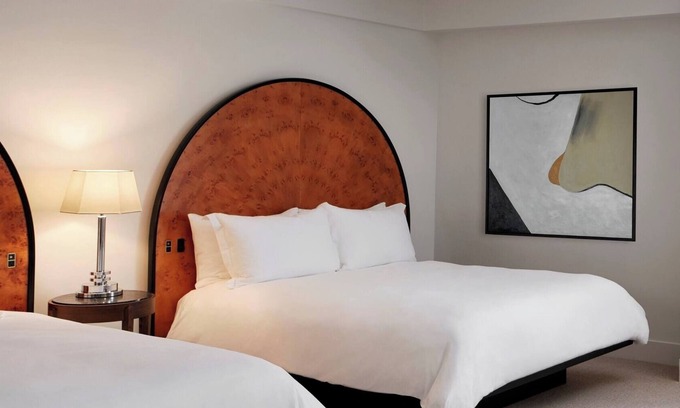 Dupont Circle Hotel | Group-Friendly: 4 Queen Room in Prime Location