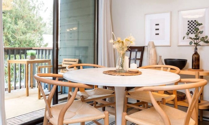 Whistler Creekside Apartamento | Group Stays - Large Renovated with Pool & Hot Tub