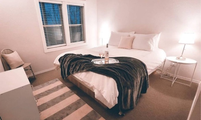 Manitou Beach Casa | Groups of 6-16 at Manitou Beach