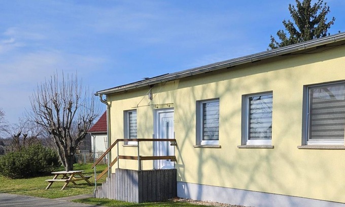 Bad Duerrenberg Apartamento | Guest apartment Heinrich Heine Schule - Holiday apartment 1