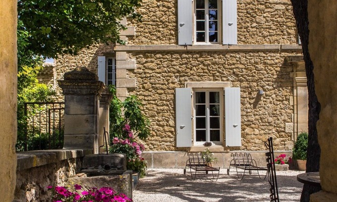 Colonzelle Casa | Casa de huéspedes 'Albâtre' con piscina compartida, terraza compartida y Wi-Fi