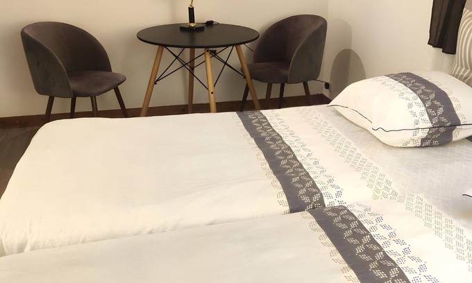Riberac Cama Y Desayuno | Casa de huéspedes 'Chambre C' con piscina compartida, Wi-Fi y aire acondicionado