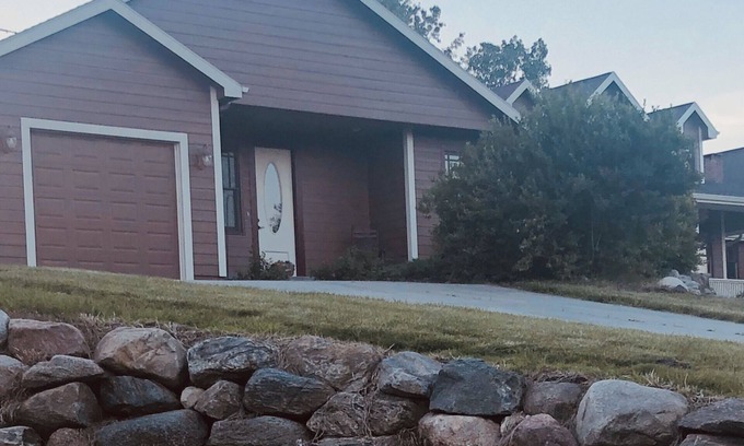 Cass County Cabaña | Guest House in the country, but close to the city!