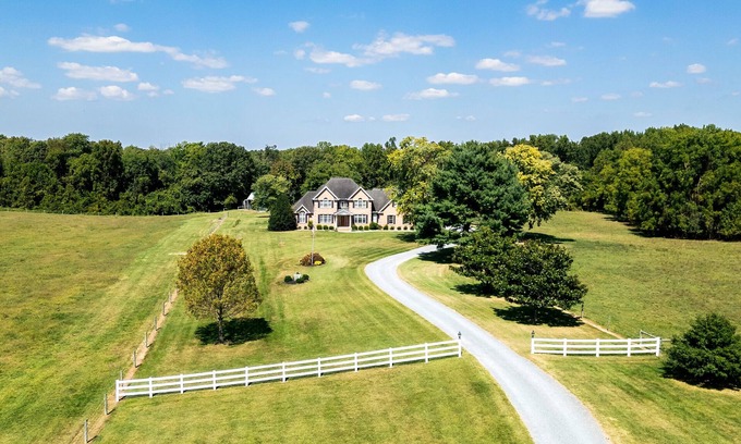 Sudlersville Casa | Guest Lodge | Private Pool | Outdoor Dining | Game Room