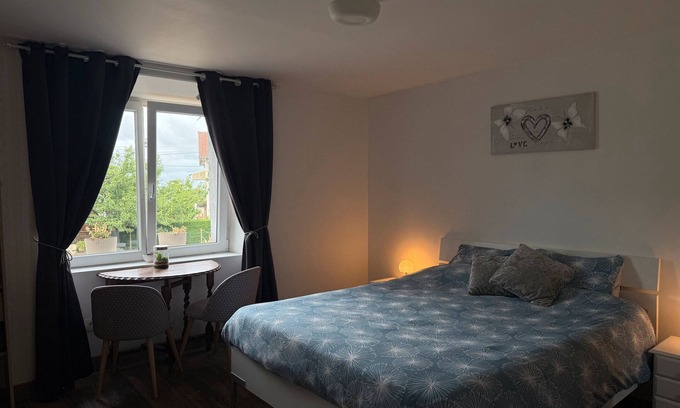 Champsac Cama Y Desayuno | Casa rural "En la Granja" con piscina compartida, terraza compartida y Wi-Fi