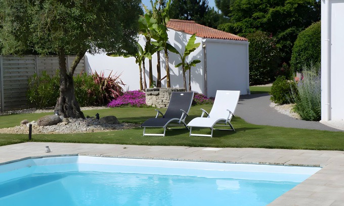 Chateau-d'Olonne Cama Y Desayuno | Casa de huéspedes 'Le Clos De La Combe - Noirmoutier' con piscina compartida, terraza y Wi-Fi