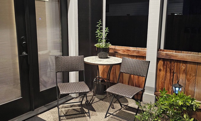Snohomish Casa | Guest Suite in Historic Downtown Snohomish - walk to shop, dine, adventure!