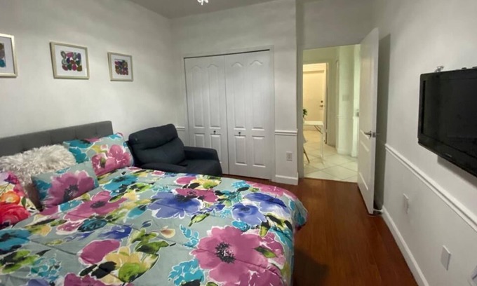 Richmond West Apartamento | Guest Suite in Miami near Zoo very good for couples, Business travelers, Tourist