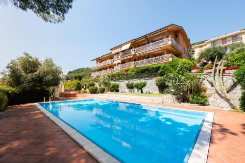 Bordighera Apartamento | GuestHost - Bordighera Terrace APT with Parking & Shared Pool