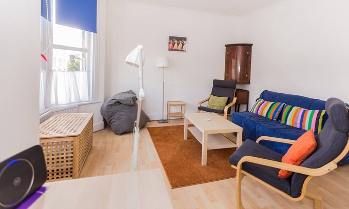 Hoe Street Apartamento | GuestReady - Vibrante w Vista al jardín en Walthamstow