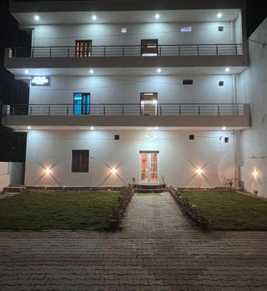 Varanasi Cama Y Desayuno | Gulab Residency