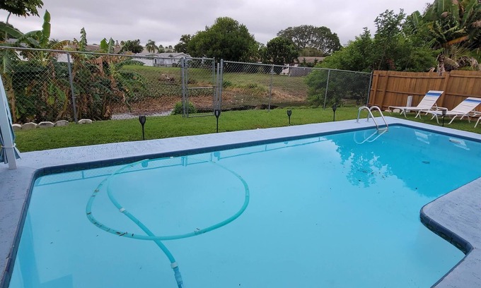 Pinebrook Estates Casa | Gulf Coast Get-Away! Heated pool, sleeps 10! 69th