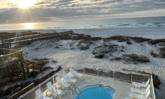 Gulf Shores Casa | Gulf Shores Duplex Beachfront Pool -4bd
