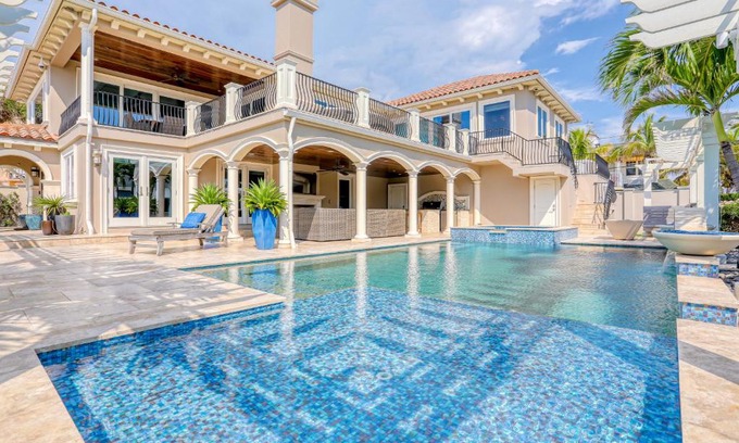 Pass-a-Grille Casa | Gulf Way Manor