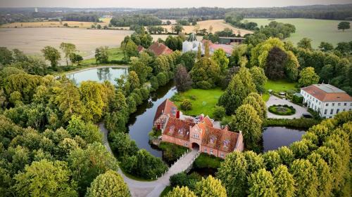 Lensahn Apartamento | Gut Petersdorf Lensahn - ideal für Familien und Hunde - mit Kamin, Parkblick, Terrasse und eingezäuntem Garten