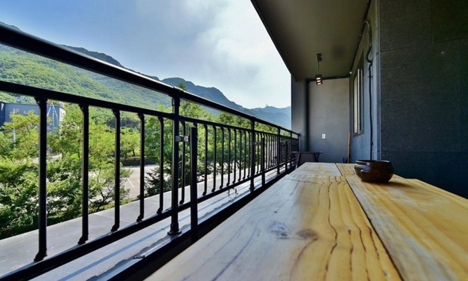 Chajakpawi Casa | Gyeryongsan Donghaksa Toranga Pension