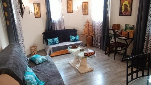 Grasse Apartamento | Hébergement indépendant avec parking privé dans villa