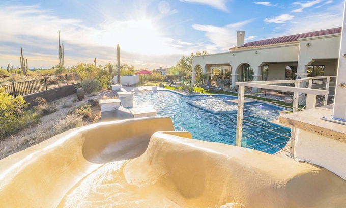 Pinnacle Peak Casa | HÓZHÓ East Estate at Lone Mountain