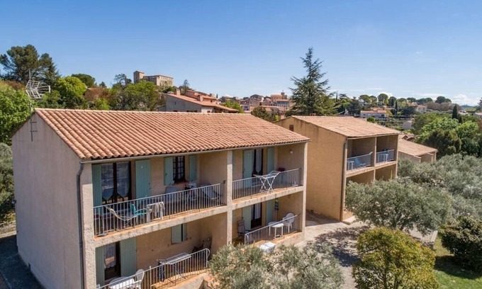 Greoux-les-Bains Apartamento | (H) Spacious 1 bedroom apartment, quiet, sun, parking