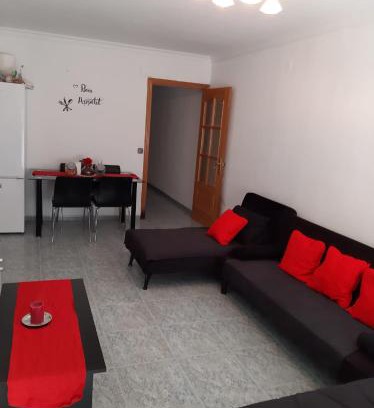 Nou Moles Casa | habitación grande en piso compartido con 2 adultos