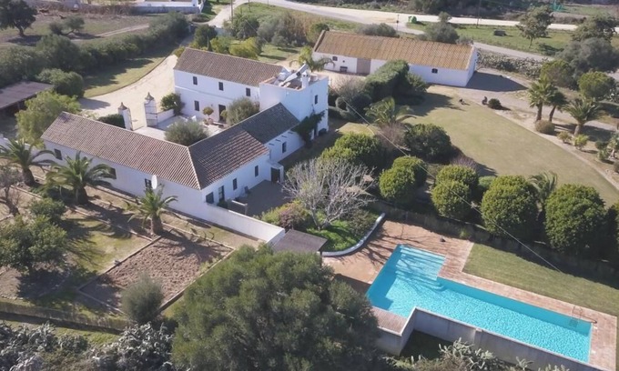Vejer de la Frontera Villa | Hacienda Vejer - Finca rural excepcional, renovada para satisfacer las exigencias más altas, para 12 personas con piscina de 15 m